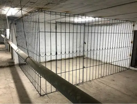 Toshkentda o'rnatilgan temir balkon panjarasi — balkon to'liq panjara bilan yopilgan, № 010
