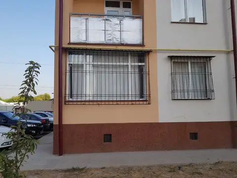 Toshkentda o'rnatilgan temir oyna panjarasi — binoda oyna panjaralari, № 056