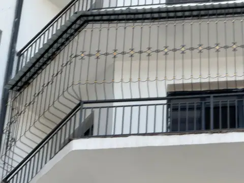 Toshkentda o'rnatilgan temir perila — balkon perilasi - uzun qator, № 003